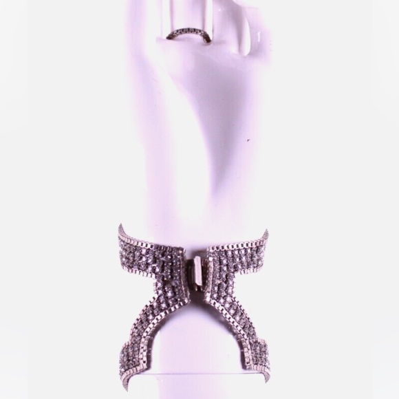 LIONETTE MARSALIS RHINESTONE HAND CHAIN WRIST CLASP - Picture 5 of 10